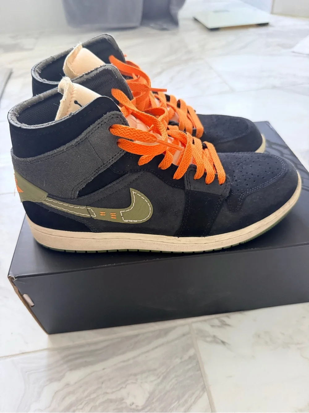 Authentic Air Jordan 1 Mid SE Craft “Dark Smoke Grey”